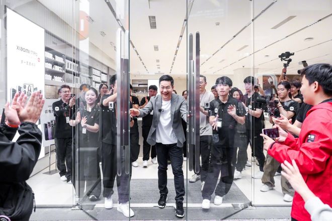 a 研发机器人项目；国内发布「脑机接口标准」 极客早知道AG真人平台小米17开售5分钟破国产机销售纪录；Met(图5)